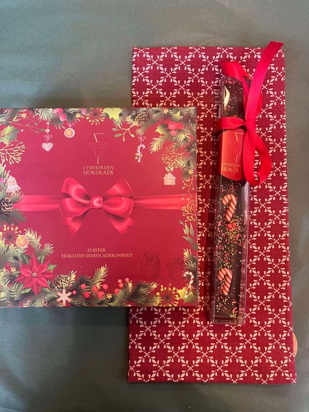 Hovedbilde GAVEPAKKE 25 BITER JULEKONFEKT MM